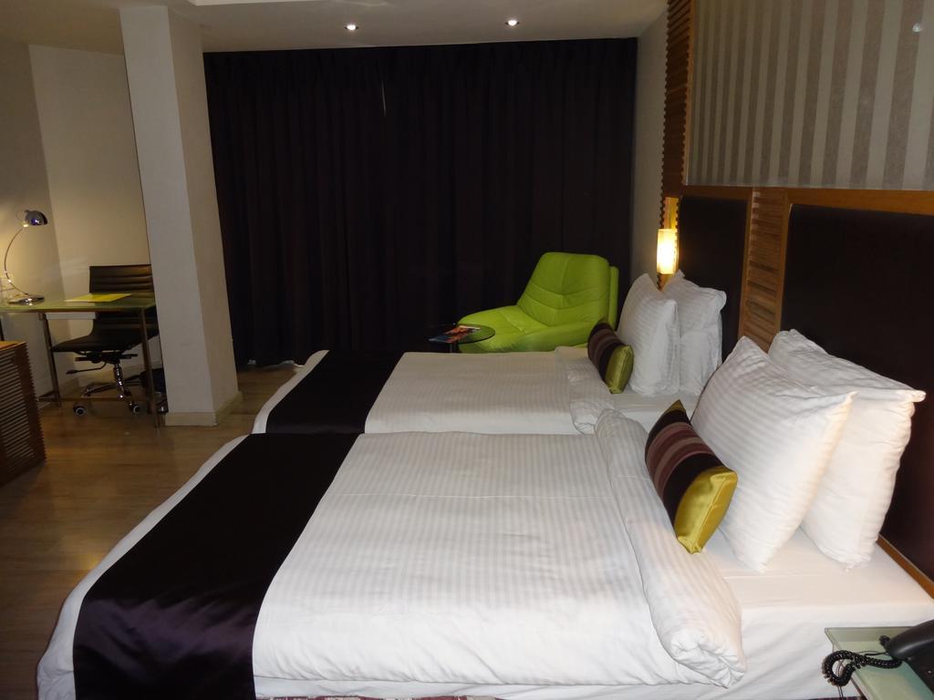 The Purple Leaf Hotels Haiderabad Buitenkant foto