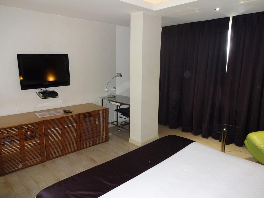 The Purple Leaf Hotels Haiderabad Buitenkant foto