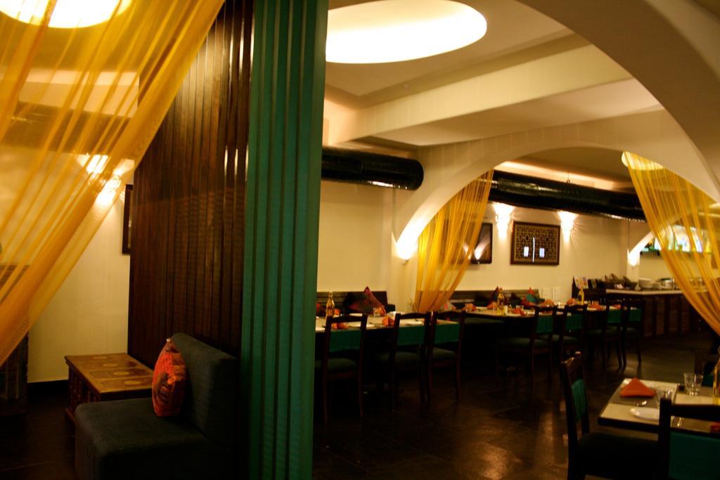 The Purple Leaf Hotels Haiderabad Buitenkant foto