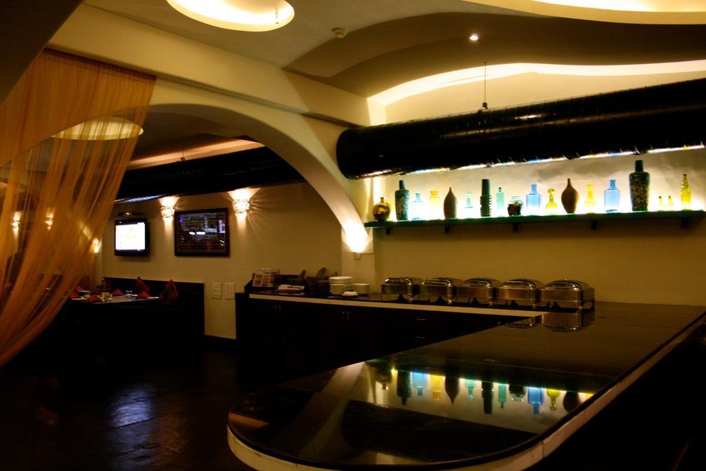 The Purple Leaf Hotels Haiderabad Buitenkant foto