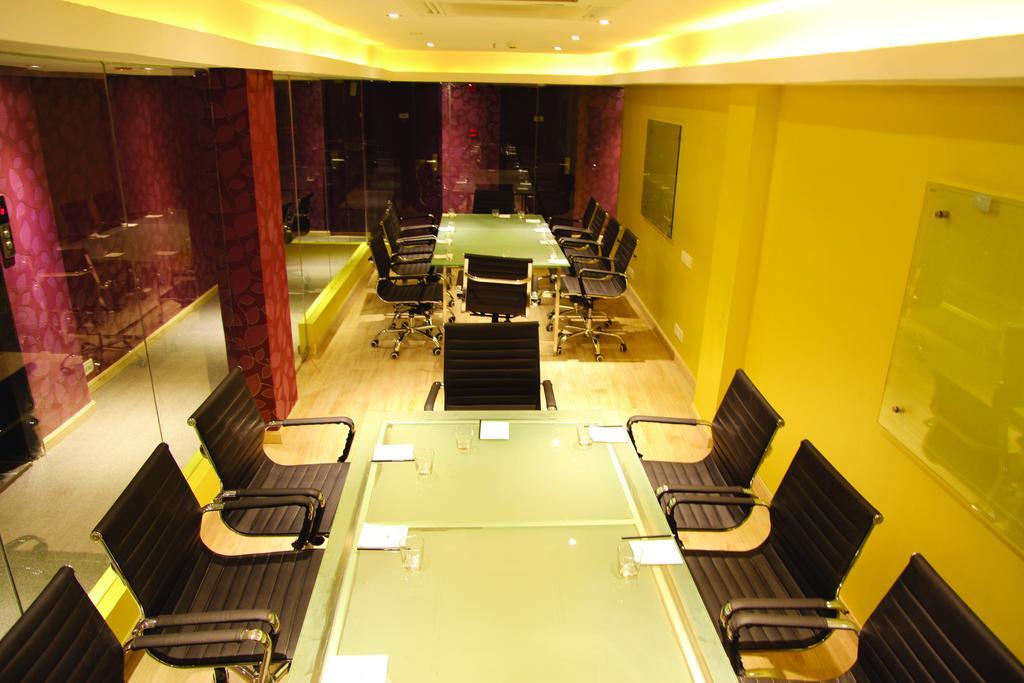 The Purple Leaf Hotels Haiderabad Buitenkant foto