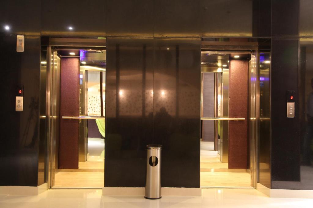 The Purple Leaf Hotels Haiderabad Buitenkant foto